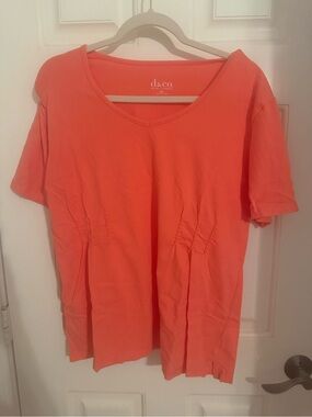 d&co. Coral Short Sleeve V-Neck Tee